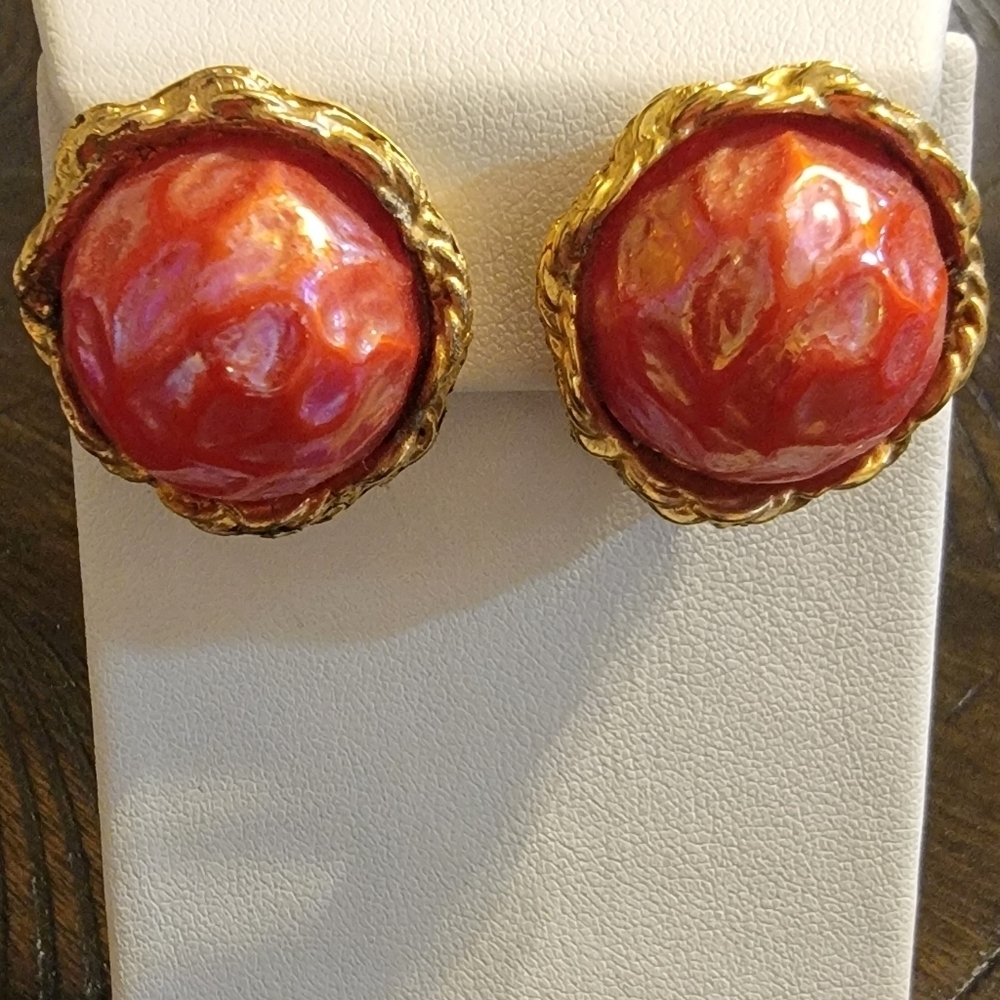 Vintage Oversized Red Orange Cabochon Textured Gold Tone Clip On Earrings